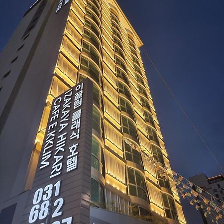 Ekklim Classic Hotel Пхьонтхек Екстер'єр фото