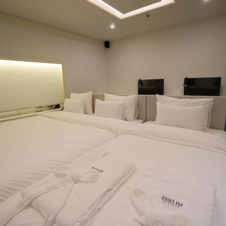 Ekklim Classic Hotel Пхьонтхек Екстер'єр фото