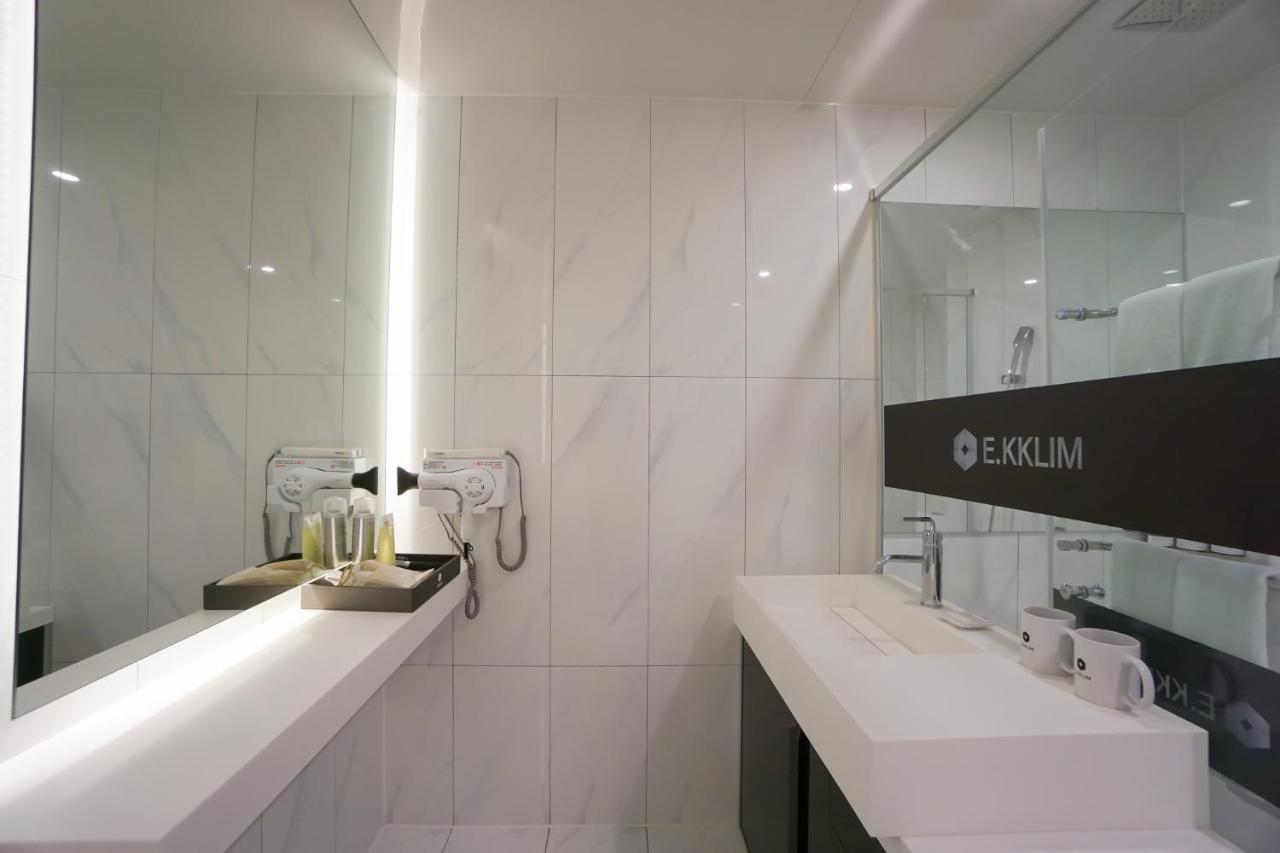 Ekklim Classic Hotel Пхьонтхек Екстер'єр фото
